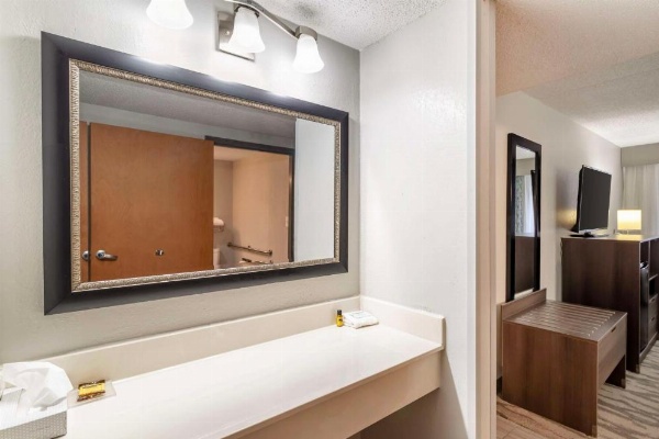 Best Western Plus Knoxville Cedar Bluff image 27